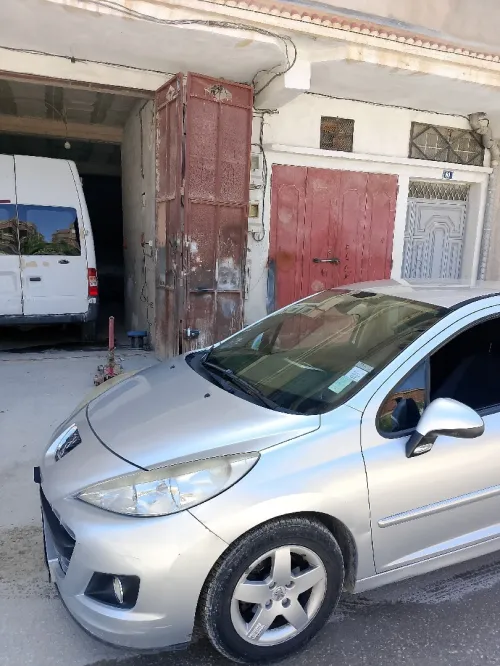Peugeot 207 2012 Fennec