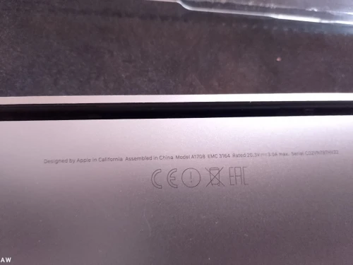 MacBook pro A1708