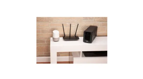 APC Easy UPS BVX700LI-GR / Onduleur Line-Interactive 700VA 360W / Prises Schuko Directes / Protection AVR / 100% NEUF