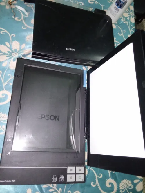 ماسح ضوئي epson perfection v37 