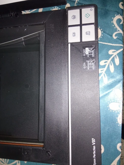 ماسح ضوئي epson perfection v37 