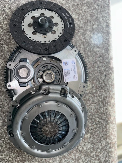 KIT D'EMBRAYAGE + VOLANT MOTEUR D'ORIGINE NISSAN  X-TRAIL T30   كيت اومبرياج