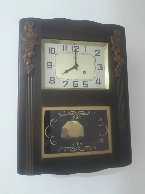 Horloge mécanique antique