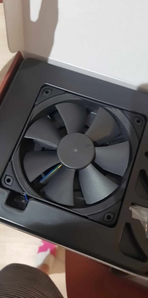 Noctua NF-F12 iPPC-2000 PWM, Ventilateur Haut Rendement, 4 Broches, 2000 TR./Min (120 mm, Noir)