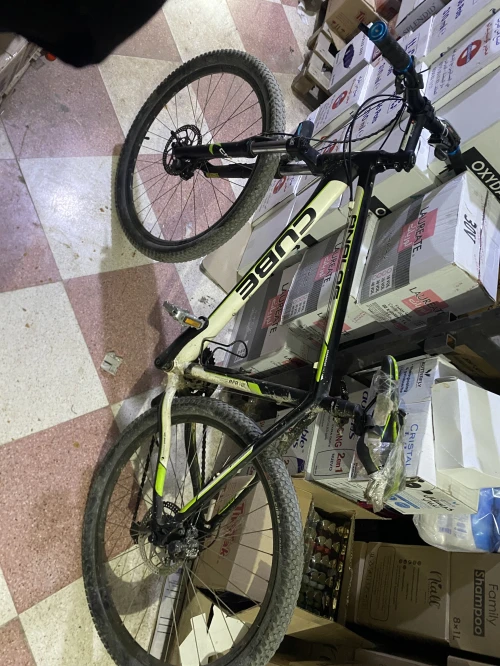 Vélo Cube Analog 29 à vendre  Très bon état