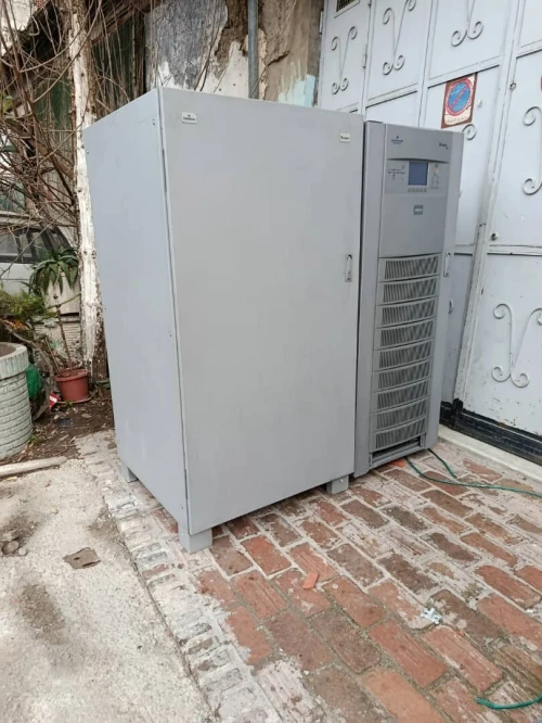 Onduleur 60kva marque EMERSON