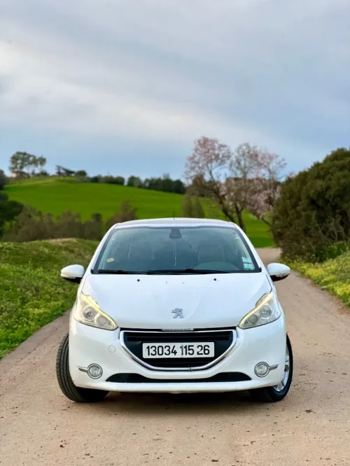 Peugeot 208 2015 Allure