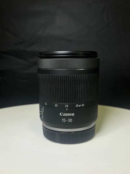 Canon r8