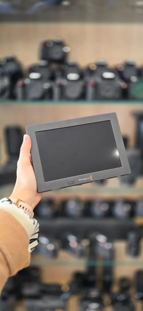 Monitor blackmagic design