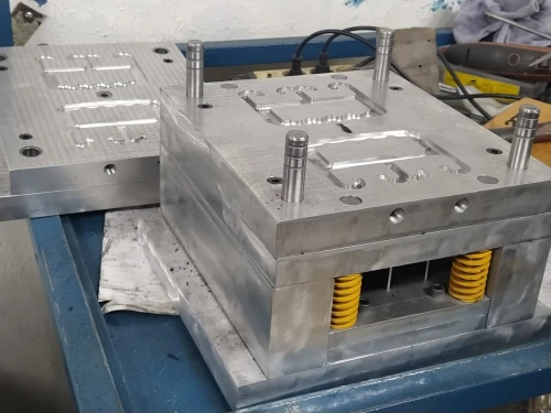 Conception et etude/Usinage & Fabrication Des Pièces Méchanique Numérique.