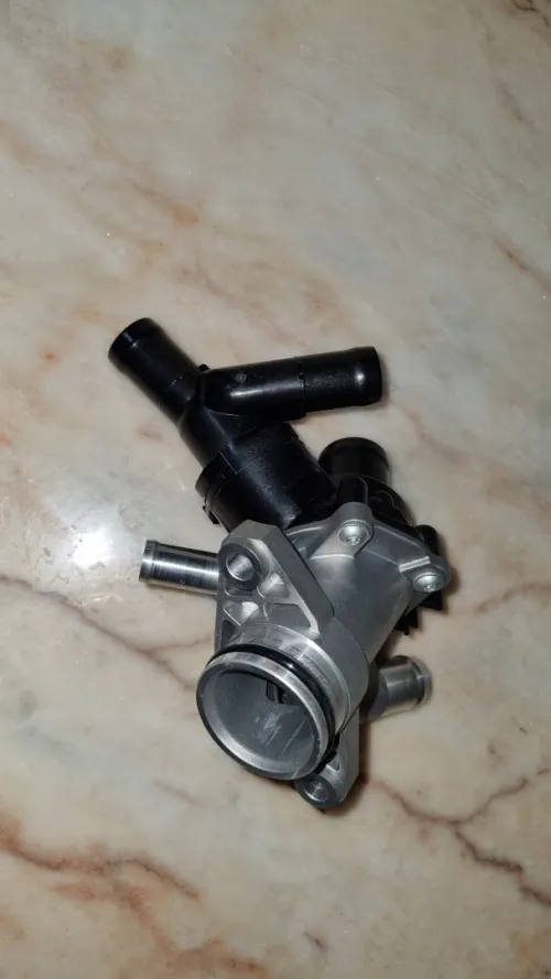 Thermostat d'eau renforcé mercedes (pipe d'eau) W176  A2702000415