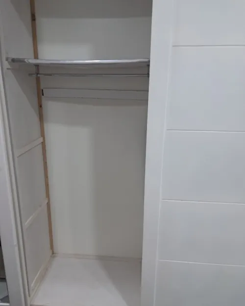 Chambre a coucher en bois rouge