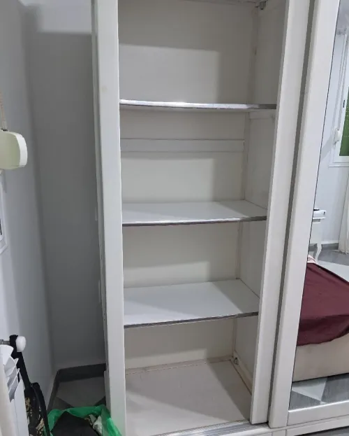 Chambre a coucher en bois rouge