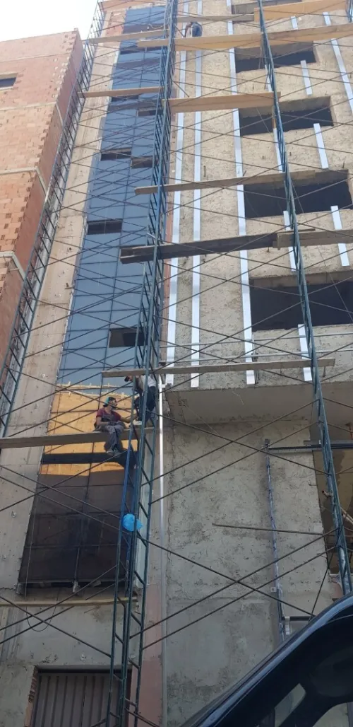 Traitement de façades     (façades ventilées en céramique, porcelaine, terre cuite et HPL)