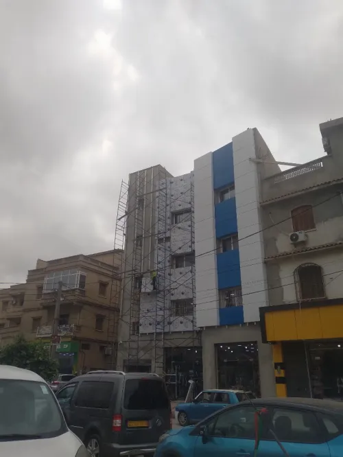 Traitement de façades     (façades ventilées en céramique, porcelaine, terre cuite et HPL)