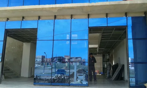 Traitement de façades     (façades ventilées en céramique, porcelaine, terre cuite et HPL)