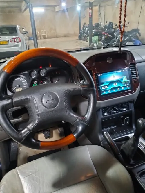 Mitsubishi Pajero Court 2006 Toutes options