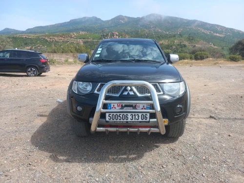Mitsubishi L200 2013 Doube cabine Evolution