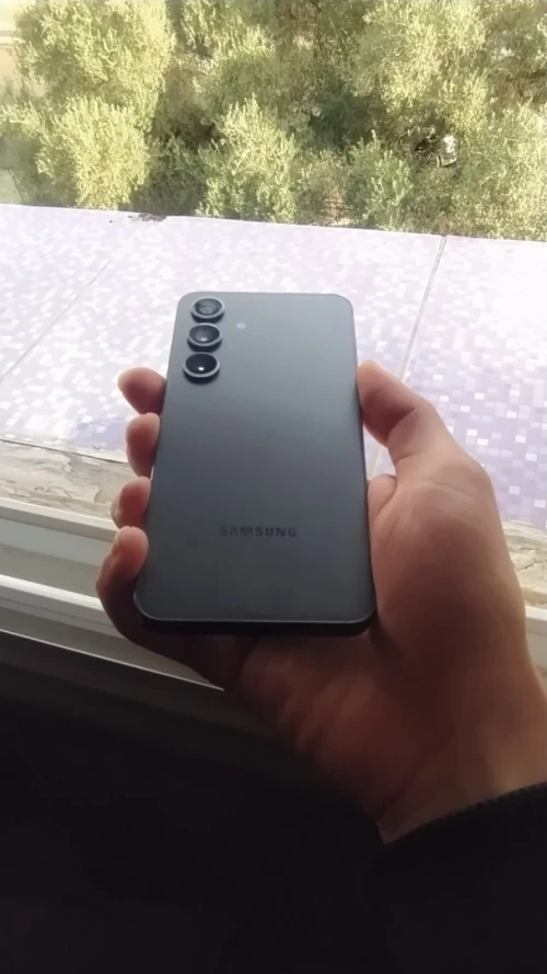 SAMSUNG S24