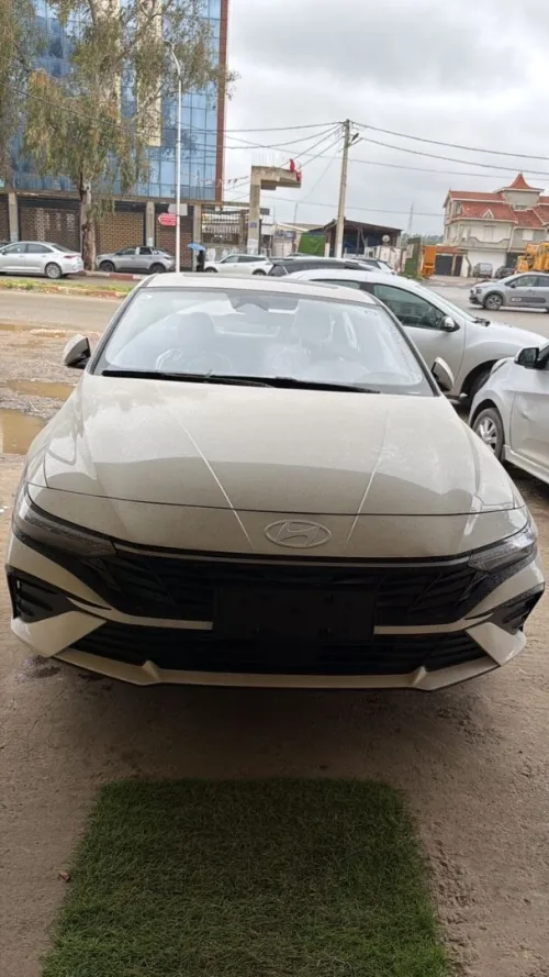 Hyundai Elantra 2025 