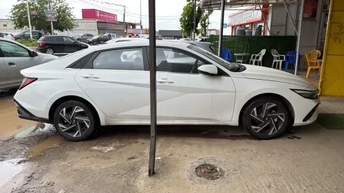 Hyundai Elantra 2025 