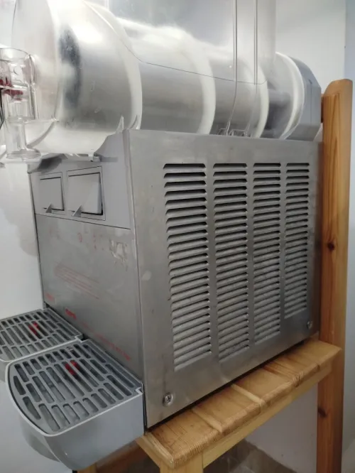 Machine a jus granita