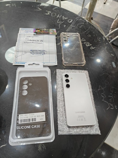 Samsung S24