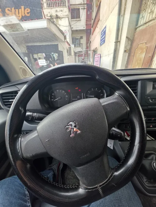 Peugeot Expert 2021 V.U Court