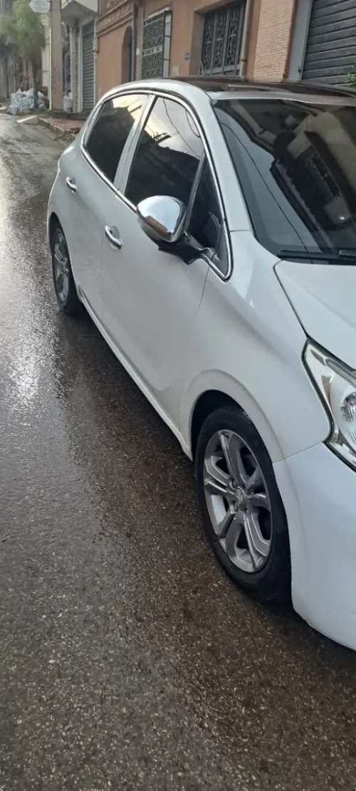 Peugeot 208 2014 Allure