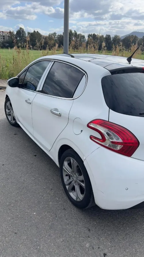 Peugeot 208 2014 Allure