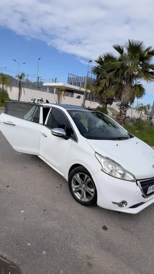 Peugeot 208 2014 Allure