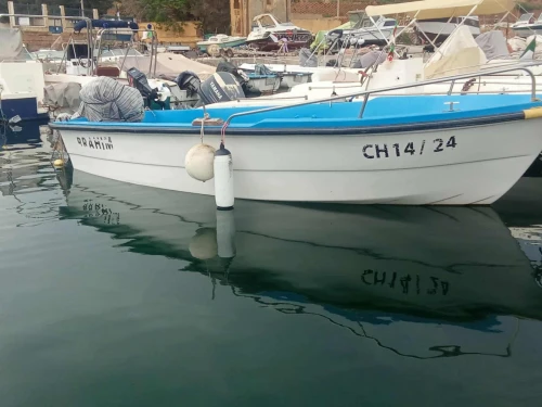 Bateaux avec moteur