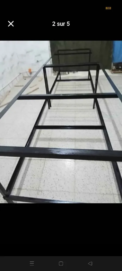 Table metalique