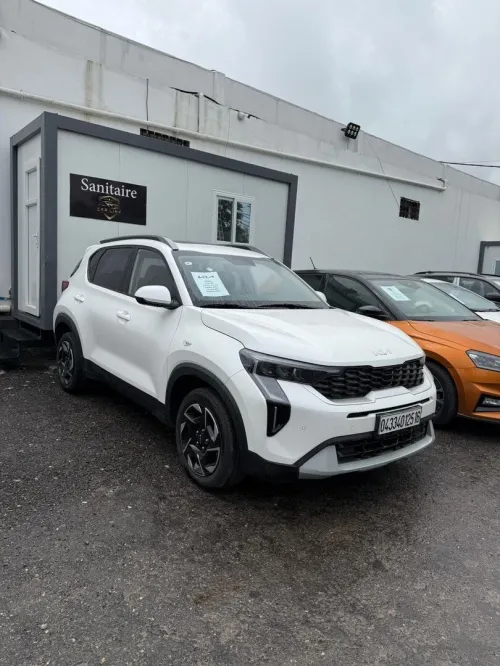 Kia Sonet  2025 LUXURY
