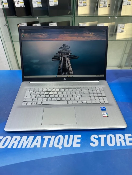 HP LAPTOP 17 CORE : INTEL i5 - 1155G7 DISC : 512 GB  (SSD)  RAM : 08 GB  