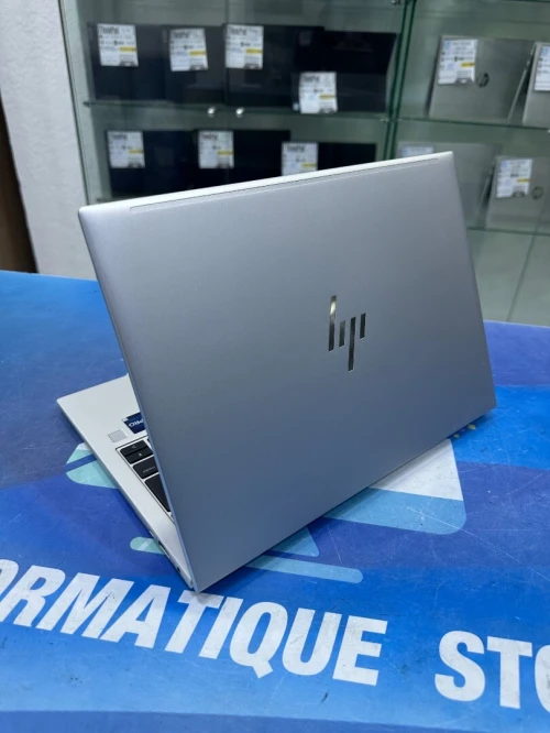 HP ELITEBOOK 830 G10 CORE : INTEL I5 - 1345U DISC :  256 GB  (SSD)  RAM : 16 GB