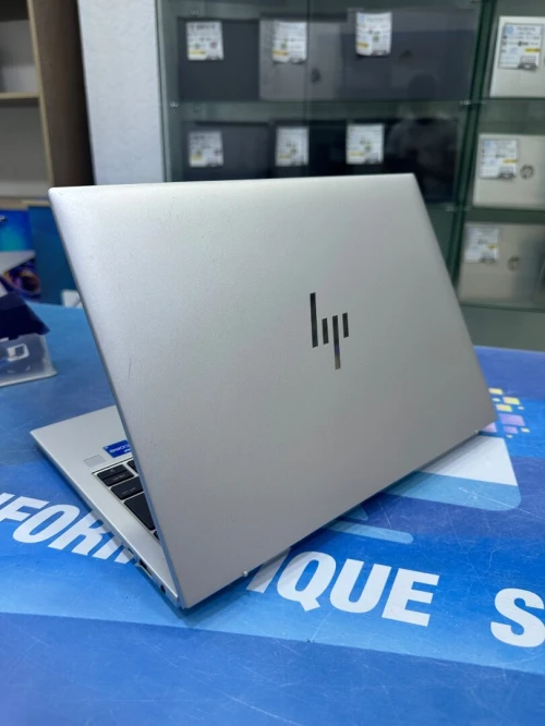 HP ELITEBOOK 830 G9 CORE : INTEL i5- 1245U DISC :  256 GB  (SSD)  RAM : 16 GB