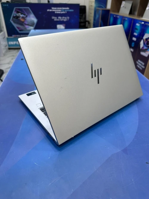 HP ELITEBOOK 840 G11 CORE : INTEL ULTRA 7 165U DISC : 256 GB  (SSD)  RAM : 16 GB TACTILE 