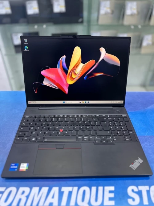 THINKPAD E16  CORE : INTEL i5 - 1335U DISC :  512 GB  (SSD)  RAM : 16 GB