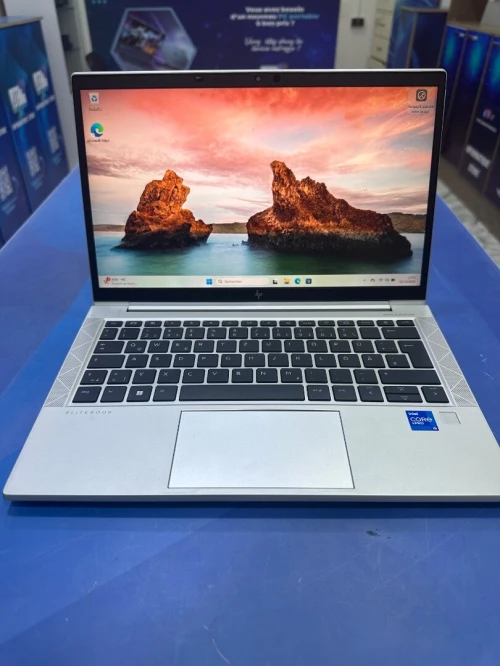 HP ELITEBOOK 830 G8 CORE : INTEL i5 - 1145G7 DISC : 256 GB  (SSD)  RAM : 16 GB  