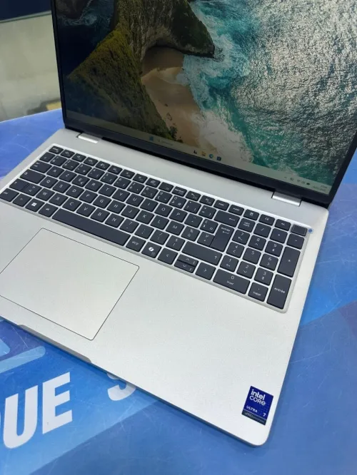 DELL PRO 16 V-PRO CORE : INTEL ULTRA 7 235U DISC :  512 GB  (SSD)  RAM : 16 GB DDR 5