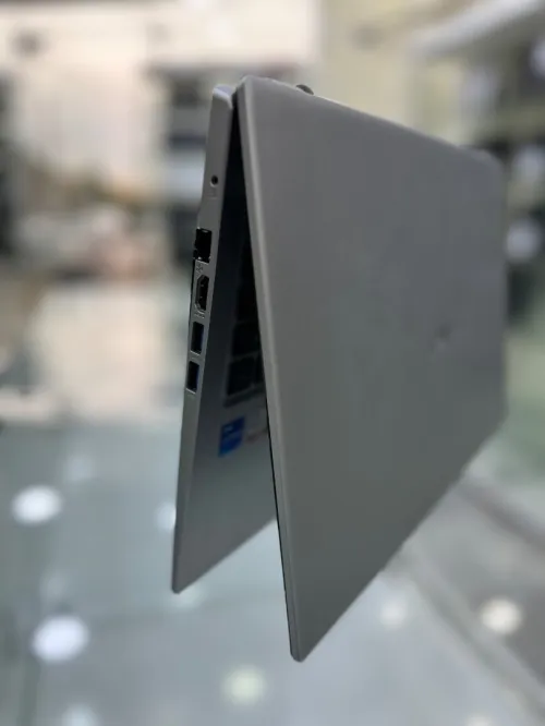 ACER SWIFT 3 315  CPU: CORE I5 / 1135G7 8 cœurs 08 CACHE DISC : 256 GB  (SSD) RAM : 08  GB  