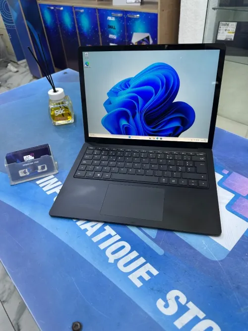 SURFACE LAPTOP 4  TACTILE CORE : INTEL i7 - 1185G7 DISC : 256 GB  (SSD)  RAM : 16 GB
