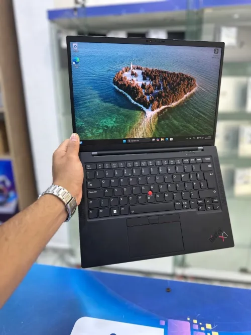 THINKPAD X1 CARBON GEN 10  CPU: CORE i5 / 1250P. 512 GB / 16 GB 
