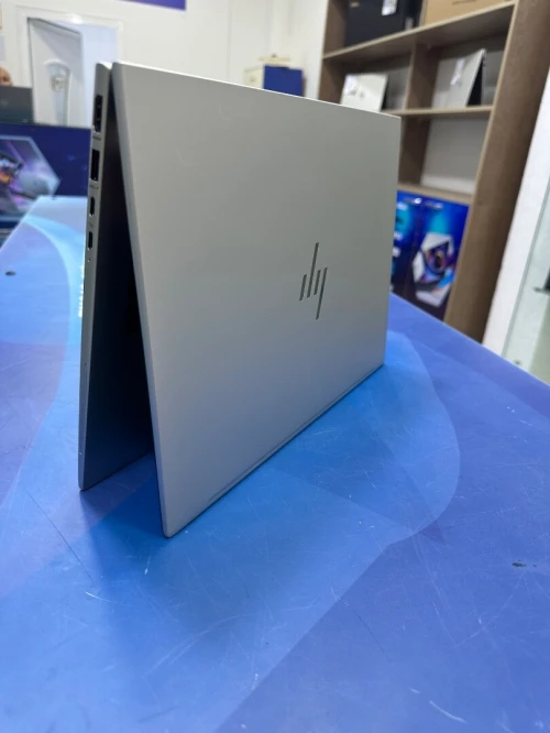 HP ELITEBOOK 840 G9  CORE : INTEL i5 - 1245U DISC : 512 GB  (SSD)  RAM : 16 GB  