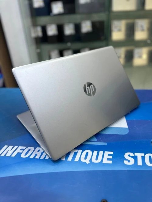 HP LAPTOP 17 CORE : INTEL i5 - 1155G7 DISC : 512 GB  (SSD)  RAM : 08 GB  