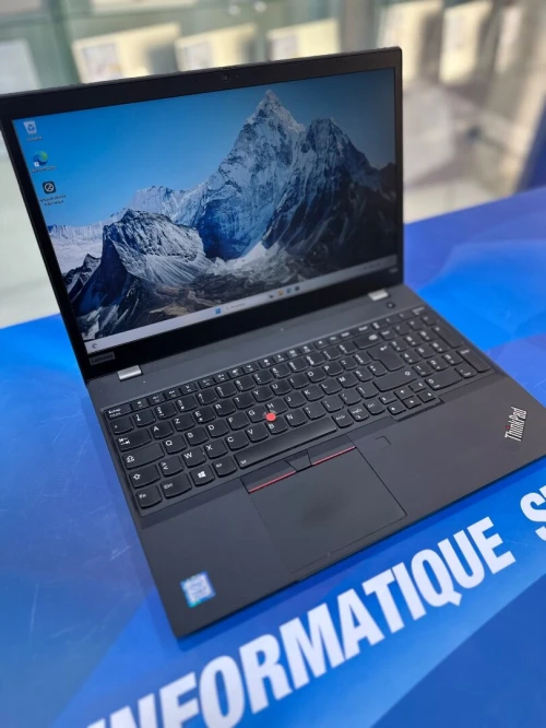 THINKPAD T590  CORE : Intel i7 / 08eme DISC : 512 GB  (SSD)  RAM : 08 GB  
