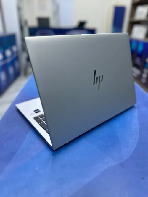 HP ELITEBOOK 860 G9  CORE : INTEL i5 - 1245U DISC :  512 GB  (SSD)  RAM : 16 GB  