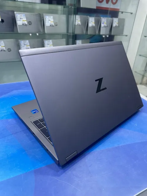 HP Z BOOK FURY G8 CORE : INTEL I7 - 11800H DISC :  512 GB  (SSD)  RAM : 16 GB  RTX A2000 4GB (vendu)