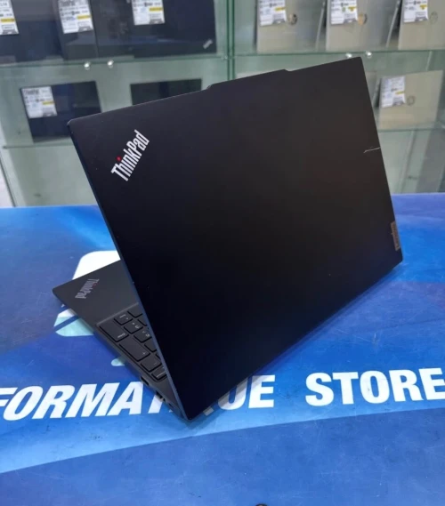 THINKPAD E16  CORE : INTEL i5 - 1335U DISC :  512 GB (SSD)  RAM : 16 GB